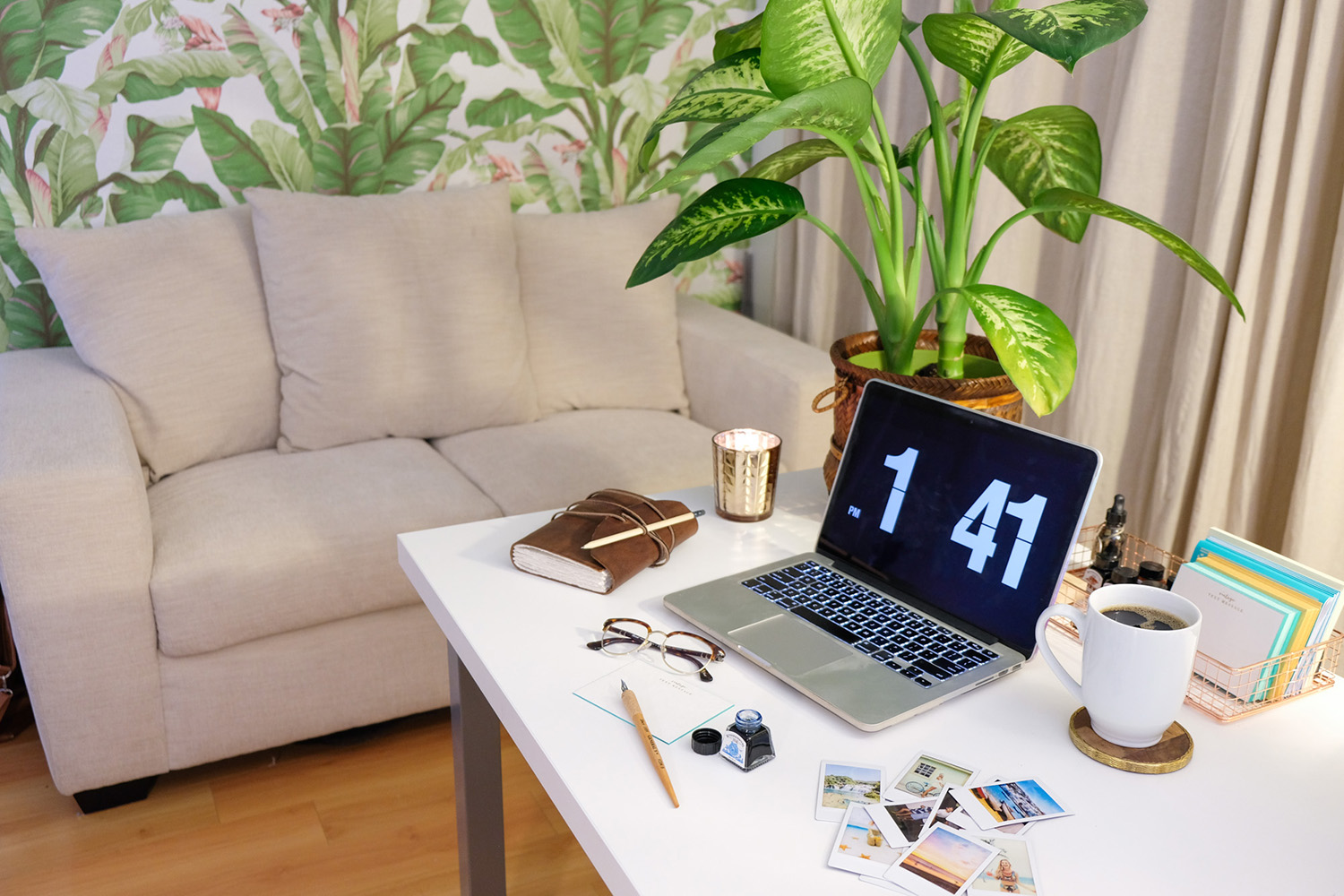 working from home blogger